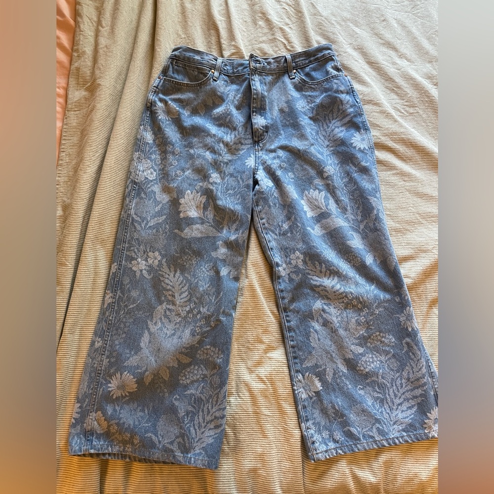 Wide Leg Wrangler Jeans